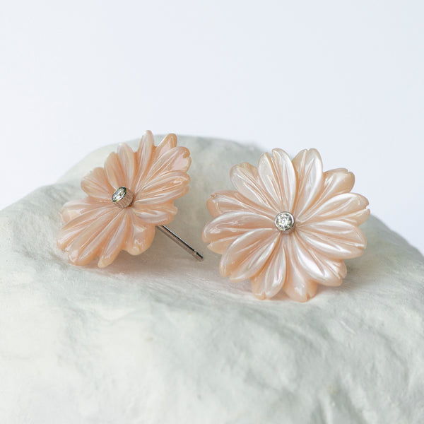 Blush pink Daisy Flower earrings large