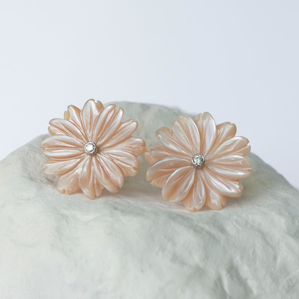 Blush pink Daisy Flower earrings large