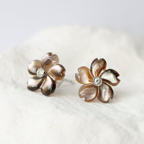 Caramel Coffee brown Flower earstuds mother of pearl diamond and 18kt gold stud fittings