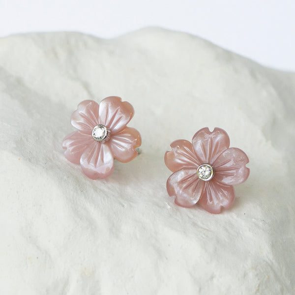 Flower earrings natural pink shell whitegold and diamonds