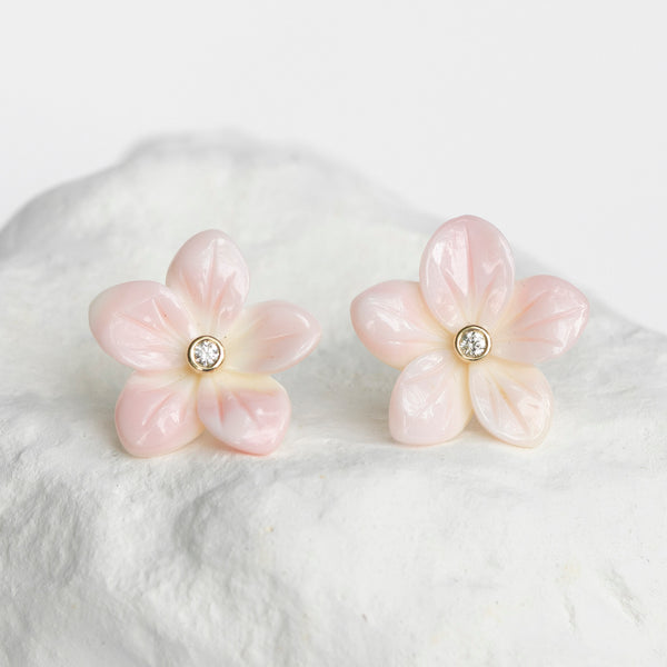 Queen Conch shell mother of pearl earrings yellow gold 18kt