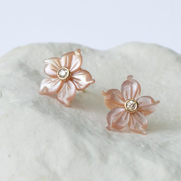 Blush pink Casablanca Lily earrings small