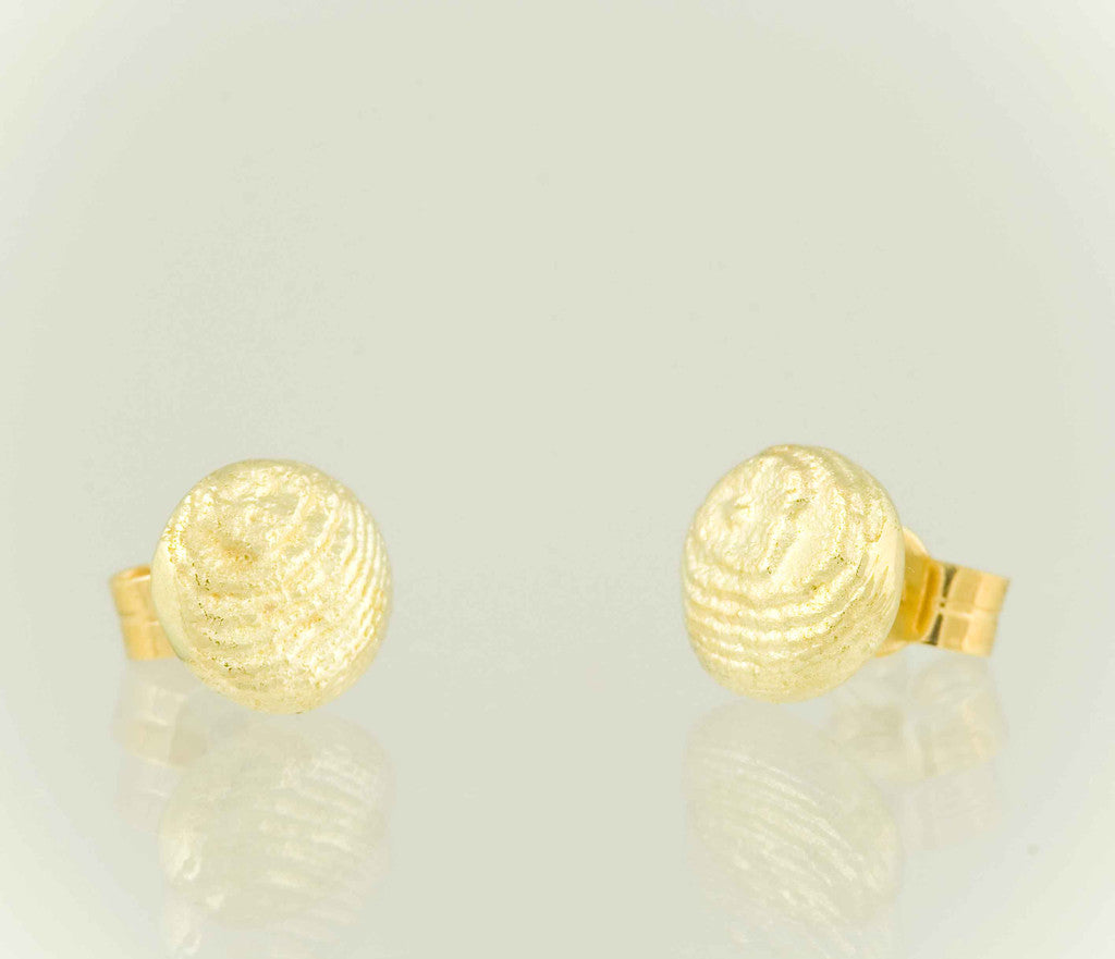 Sepia earstuds 18kt gold